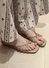 O primeiro encontro com um estilo relaxado e sem esforço: Sandálias de salto baixo, estilo francês, com abertura nos dedos, na cor champanhe, para mulheres, perfeitas para usar no verão, estilosas para férias e com um design simples de uma tira.