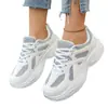 Zapatillas de malla de gran tamaño para mujer para primavera y otoño, estilo nuevo con suelas gruesas y cordones, zapatos deportivos y casuales transfronterizos, zapatos de papá para mujer, venta al por mayor