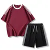 Traje de Tres Rayas para Hombre, Nuevo Estilo de Verano, Camiseta Suelta de Manga Corta, Pantalones de Cinco Cuartos, Conjunto de Dos Piezas, Traje Deportivo y de Ocio para Parejas