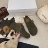Novos sapatos femininos de cobertura total estilo Birkenstock em couro bovino, com solas macias, design de dedo dividido falso, estilo slip-on, sapatos únicos super populares para primavera e outono