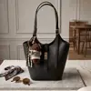 Bolso cruzado para mujer 2026 Diseño de nicho Bolso de axila francés Bolso de mano de alta gama Bolso de hombro retro a la moda para el trabajo