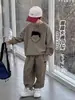 Ropa de niño otoño traje de niño otoño manga larga suéter de dibujos animados pantalones casuales ropa deportiva para niños conjunto de dos piezas