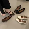 Sapatos Rasos de Couro Estilo Floral Camélia, Novos Sapatos Mary Jane Retro para Primavera e Outono com Solado Macio e Aumento de Altura Oculto
