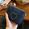 Personalizado de Fábrica 2025 Nuevo Simple Denim Bordado de Corazón Bolsa de Cosméticos Bolsa de Almacenamiento Bolsa Portátil Resistente a Manchas Personalización