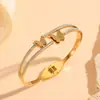 Joyería de Acero Inoxidable Transfronteriza, Diversas Pulseras Estilo Mariposa, Pulseras Versátiles de Acero de Titanio Lujo Ligero Doble Capa con Diamantes para Mujer