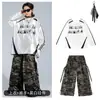 Roupa de Performance de Dança de Rua para Crianças no Dia de Ano Novo Conjunto de Calça Camuflada Solta Hip-Hop para Meninos Roupa de Performance de Rua Hip-Hop para Crianças