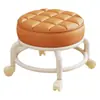 Popular taburete pequeño con ruedas giratorias para uso doméstico, taburete bajo de acrílico con ruedas, una herramienta práctica para cuidar a los niños en la sala de estar, asiento móvil para trabajos de costura