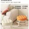 Taburete con Ruedas Giratorias para Abrir Paquetes, Taburete Bajo con Ruedas, Silla Estilo Crema, Taburete Pequeño para el Hogar para Limpiar Pisos, Acabado de Costuras y Organización de Artículos, Taburete Redondo