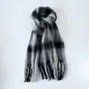 Bufanda de Mohair Europea y Americana Invierno Gruesa Versátil Chal Bufanda Venta al por Mayor Moda Nueva Bufanda de Cuadros Mujer Invierno