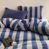 Juego de Cuatro Piezas Rayado Estilo Universitario de Terciopelo de Leche Conjunto de Tres Piezas para Dormitorio Estudiantil Ropa de Cama Gruesa de Coral para el Invierno