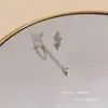 Pendientes Asimétricos de Mariposa para Mujer Estilo Frío de Ins Simple Elegante Alto Nivel Dulce Estilo Personalizado Lujo Ligero Accesorios para Orejas