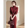 Vestido suéter de malha elegante estilo minimalista coreano para senhora, de gola alta, comprimento até o joelho, com cinto, para outono e inverno