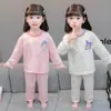 Conjunto de Pijama Longo Manga Longa Calça Longa para Meninas 2026 Primavera e Outono Desenho Animado Moda Quente Térmico Conjunto de Duas Peças Tendência