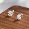 Arete de Uña de Plata 999 Moda Femenina Combinable Uña de Hueso de Oreja Copo de Nieve Agujeros de Oreja Tornillo Dormir Sin Aretes C0119
