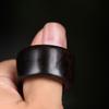 Anillo de Pulgar de Sándalo Morado Ébano Regalo Adorno de Pulgar Juguete Regalo Artesanía de Palosanto Negro de África Oriental Artículo Pequeño
