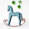 Caballo Mecedora de Madera Retro Europeo Viejo Colorido Pequeño Caballo de Madera Decoración de Escritorio para el Hogar Habitación de Niños Adorno Dorado Caballo