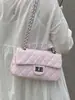 Bolsa de corrente vintage francesa transfronteiriça para mulheres, novo modelo de verão 2026, versátil e estilosa, bolsa de ombro e transversal estilo Chanel para mulheres
