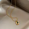 Collar de Perlas de Arroz con Cuentas de Malaquita para Mujer Cadena Simple Clavicular Apilada con Colgante de Zirconia Esmeralda
