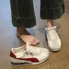 Nuevos Zapatos de Entrenamiento Casuales de Cuero Suave de Moda para Mujer, Zapatos Casuales de Gamuza con Suela Gruesa para Comercio Transfronterizo, Primavera/Verano 2026