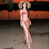 Praia de Sanya, Tailândia, fotos deslumbrantes, dopamine dressing, conjunto de biquíni laranja sexy e bonito, roupa de banho para fontes termais