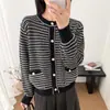 Chaqueta cárdigan de punto tweed a rayas simple estilo coreano, manga larga para mujer, nuevo top suéter de invierno y otoño, ajuste holgado, con bloques de color