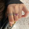 Anillo Elegante Cálido e Inteligente de Corindón Rojo Fruta del Dragón Retro Simple Versátil Anillo de Cristal Afilado Azul Klein para Mujer