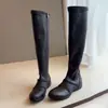 Botas Pretas de Cano Alto Estilo Coreano para Mulheres 2026 Outono/Inverno Novo Estilo Aumentadoras de Altura Bico Redondo Versáteis para o Dia a Dia Temperamento Botas de Cavaleiro