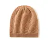 Cachemira 2026 Otoño/Invierno Nuevo Estilo para Mujer de Gama Alta Color Sólido Tejido de Punto Trenzado Engrosado Cálido Moda Gorro de Punto Casual