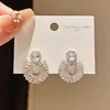 Pendientes de Botón Ovalados de Circonita Estilo Frío de Lujo Ligero con Púa de Cristal para Taladro ~ Pendientes Exquisitos Versátiles Joyería de Oreja de Nicho de Gama Alta para Mujeres