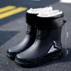 Botas de Chuva Masculinas Proteção do Trabalho Calçados de Borracha Cano Médio Antiderrapante Impermeável Cozinha Pesca Calçados Externos Botas de Chuva Solado Macio Calçados Aquáticos para Homens