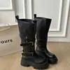 Botas Altas Hasta la Rodilla de Suela Gruesa Estilo Celebridad de Internet Otoño e Invierno Diseño de Hebilla de Cinturón Estética Capas Temperamento Estilo Caliente Tallas Grandes