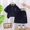 Moda Infantil Estilo Coreano Terno de Menino Manga Curta Novo Bebê Verão Ray Letra Manga Curta Macacão de Bebê Moderno