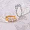 Anillo modelado de micro diamantes geométricos retro transfronterizo acero de titanio chapado en oro de 18k moda chic anillo comodín al por mayor
