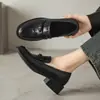 Zapatos de Piel Pequeños para Viaje de Otoño 2026 de Piel de Oveja con Hebilla de Cinturón Mocasines de Tacón Medio Grueso Punta Redonda Piel Genuina Corte Profundo Zapatos de Mujer