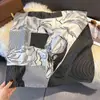 Bufanda Cuadrada de Moda Versátil Estilo Coreano 2025 70% Seda Sintética para Mujer con Acabado de Alta Gama, Protección para el Cuello y Bufanda para Cuello de Abrigo