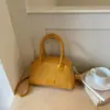 Bolso cruzado y bolso de mano casual muy elegante para mujer, nuevo bolso tipo almohada exquisito de principios de otoño 2026, moderno bolso de hombro para el día a día