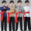 Niños gente común agricultores traje de actuación período de la República de China gente común chica de pueblo granja del norte de Shaanxi
