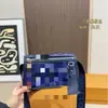 Nova Bolsa Quadrada Pequena Masculina 2025 com Padrão Vintage, Versátil para o Dia a Dia, Bolsa de Ombro de Grande Capacidade, Bolsa Transversal, Atacado e Dropshipping
