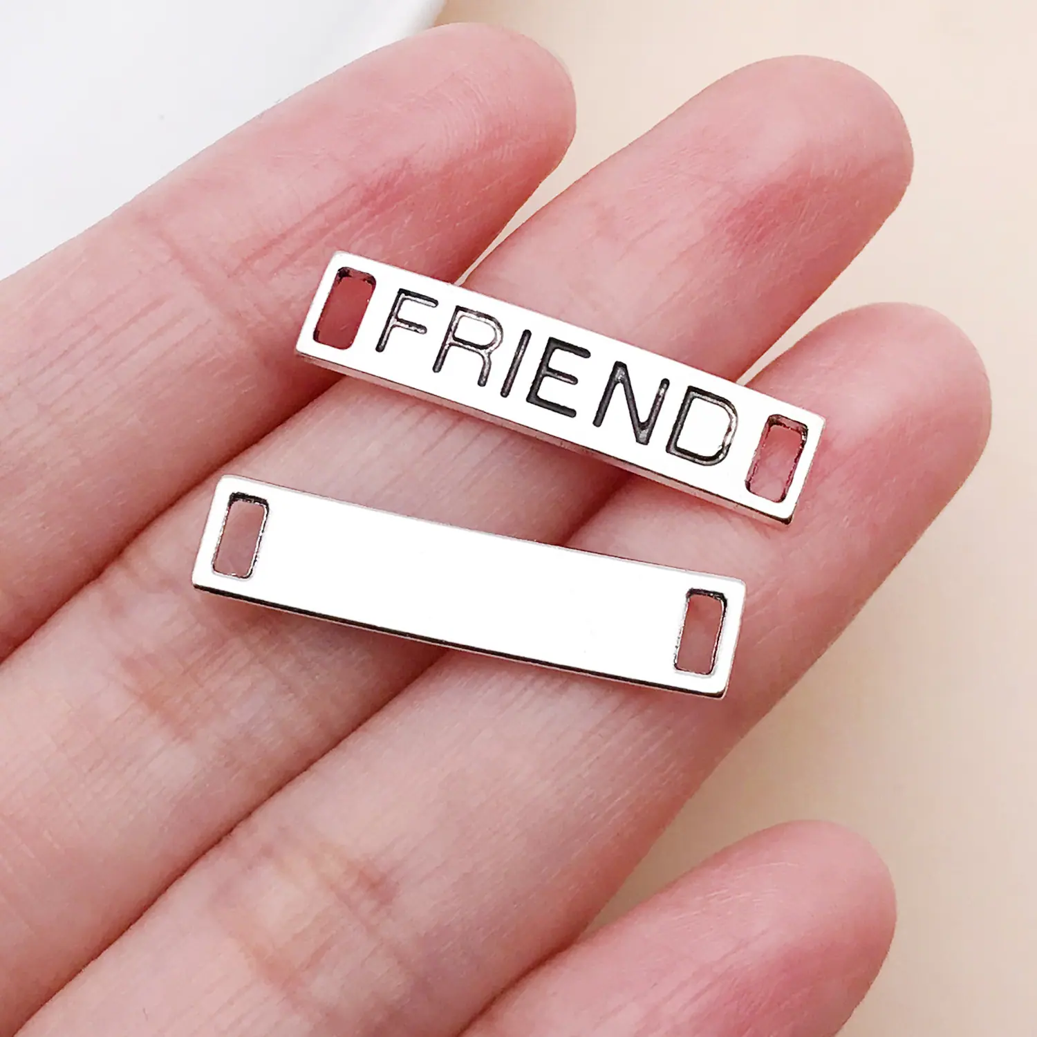 7901-Y-古银friend字母双孔链接6x28mm-锌合