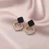 Brincos Koreanos com Design de Diamante Duplo 2025 Novos Versáteis Geométricos Slimming