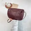 Bolso de mujer transfronterizo bolso de comercio exterior nuevo estilo bolso de mujer otoño e invierno tacto de alta gama bolso de hombro único cruzado retro para mujer bolso pequeño
