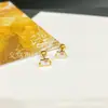 Los Pendientes de la Serie Animal Son el Nuevo Producto Popular. Aretes de Acero de Titanio Chapados en Oro Real de 18 Quilates. Tornillos de Giro, Clavos de Hueso del Oído de Aguja Fina