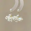 Pendientes de Flor de Perla Blanca Pura Estilo Francés de Jazmín Texturizado para Mujer, Estilo de Doble Uso, Pendientes Súper Hada