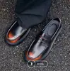 Sapatos Loafer Masculino Plus Size 2026 Retro Escovado de Solado Grosso Aumento de Altura Slip-on Dedo Grande Escuro Couro Sapatos Masculinos 46
