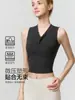 Top de yoga sin mangas para mujer con escote en V cruzado, copas incorporadas, diseño ajustado que estiliza la cintura, minimiza el ancho de los hombros y es un top deportivo de longitud corta