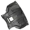 51713402370 é adequado para o protetor do assoalho do motor do BMW X3 E83, feito de plástico, e serve como um protetor contra respingos do chassi e da parte inferior do veículo.