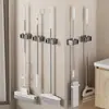 Gancho clip para mopa montado en la pared, soporte para escoba con adhesivo fuerte sin taladro, estante de almacenamiento para escobas montado en la pared del baño