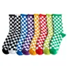 Calcetines para Mujer en Otoño e Invierno Nuevo Estilo Ins de Celebridad de Internet Calcetines para Mujer Cuadros Moda Calcetines de Media Pantorrilla Calcetines a Cuadros para Mujer Venta al por Mayor