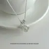 Collar Circular Estilo Francés Lujo Ligero Flor de Cuatro Hojas de Nácar Natural, Cadena para Clavícula de Gama Alta de Nicho, Cadena para el Cuello Versátil de Estilo Suave