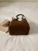 Colección Otoño 2026: Bolso de Cubo Acolchado de Cordero de Verano con Cadena, un Bolso Versátil de Hombro y Cruzado